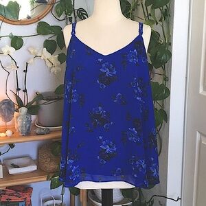 🦋💜Blue TORRID Floral Sleeveless Top 💜🦋